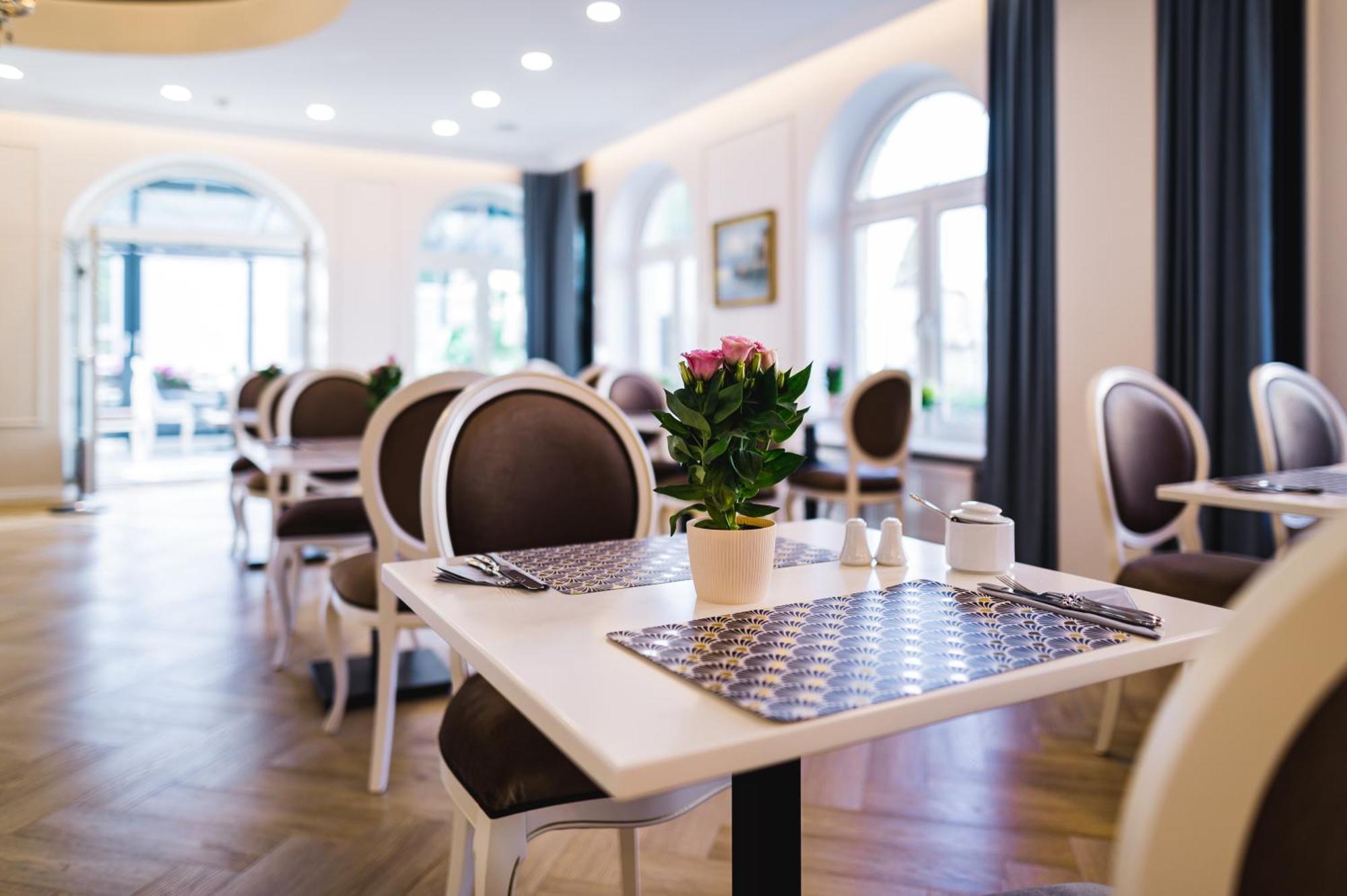 Moris Boutique Beach Hotel Гданьск Экстерьер фото